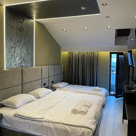 Dion 4*